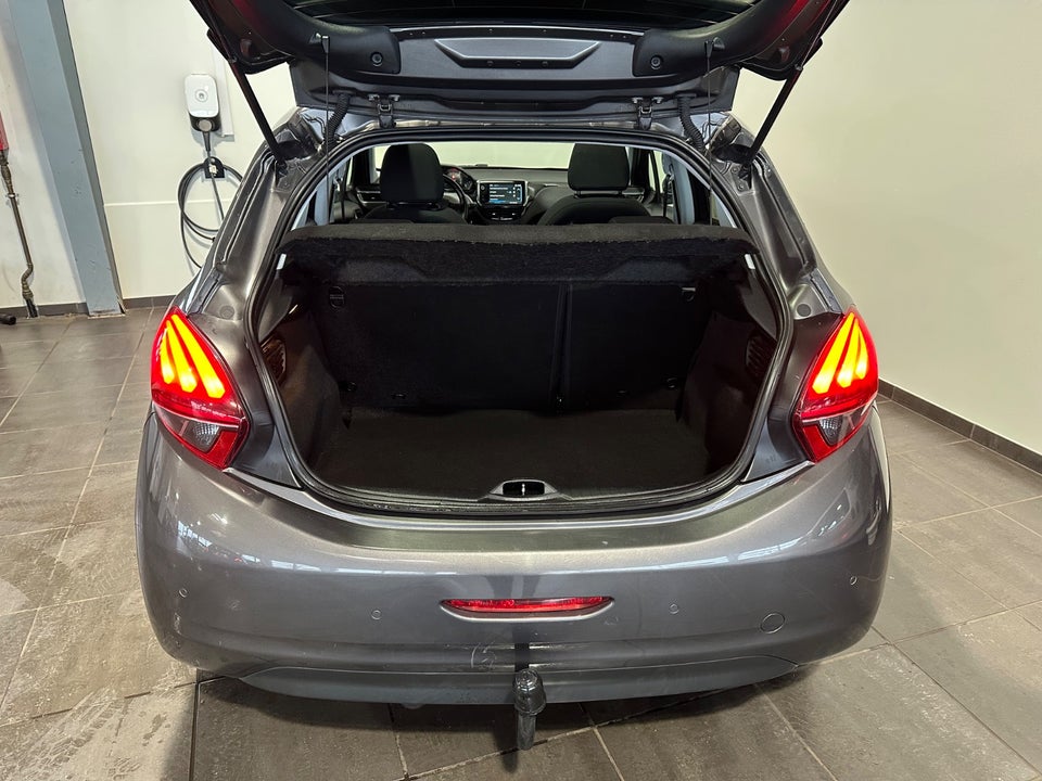 Peugeot 208 1,6 BlueHDi 100 Allure Sky 5d