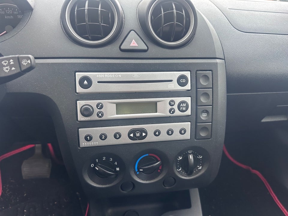 Ford Fiesta 1,4 Ghia aut. 5d