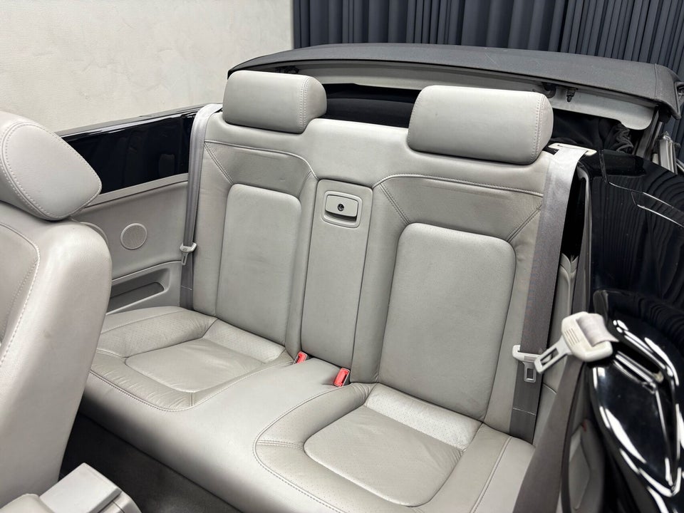 VW New Beetle 2,0 Cabriolet aut. 2d