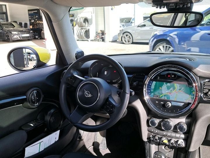 MINI Cooper SE Yours Lounge 3d