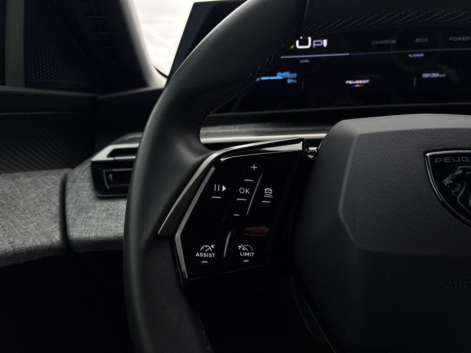 Peugeot e-5008 77 Allure 7prs 5d
