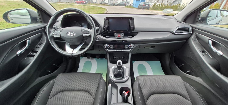 Hyundai i30 1,6 CRDi 115 Advanced 5d