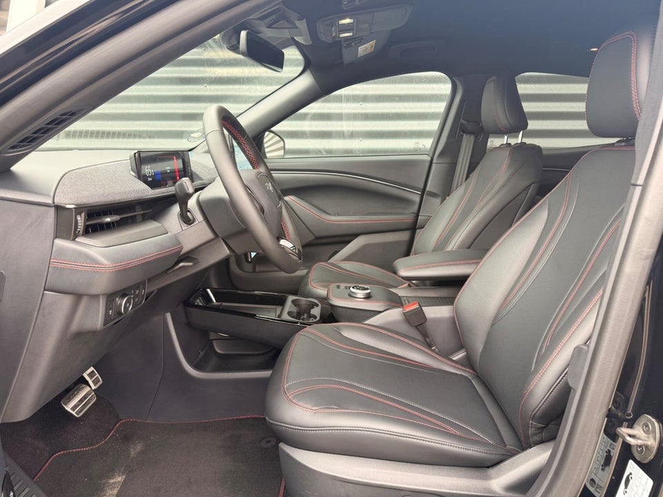 Ford Mustang Mach-E 73 Premium Standard Range AWD 5d