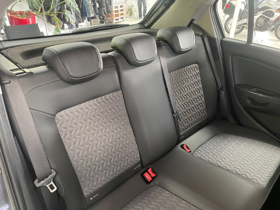 Opel Corsa 1,4 16V Cosmo 5d