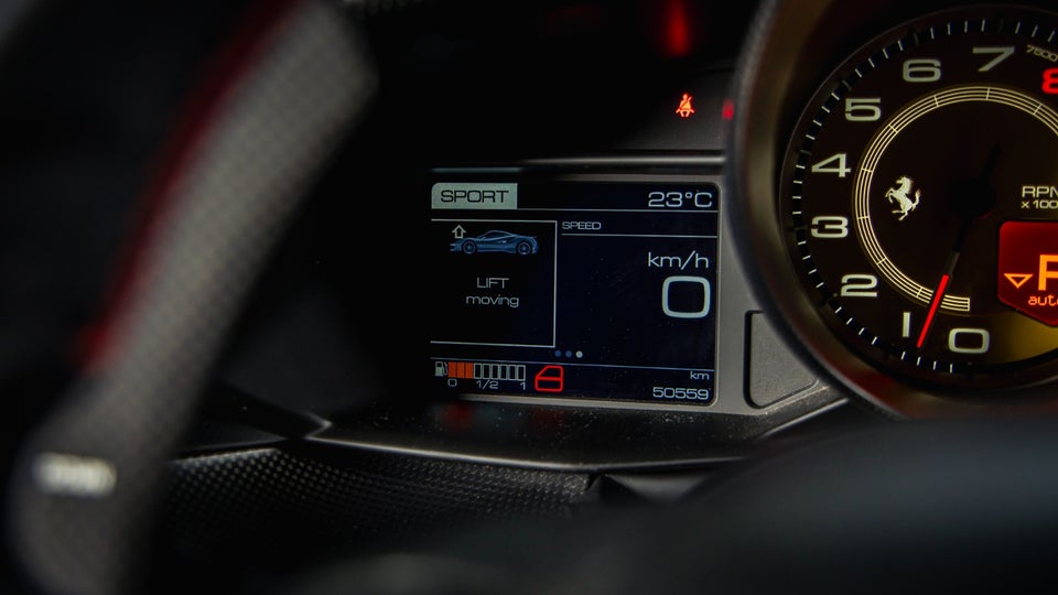 Ferrari 488 Pista 3,9 DCT 2d