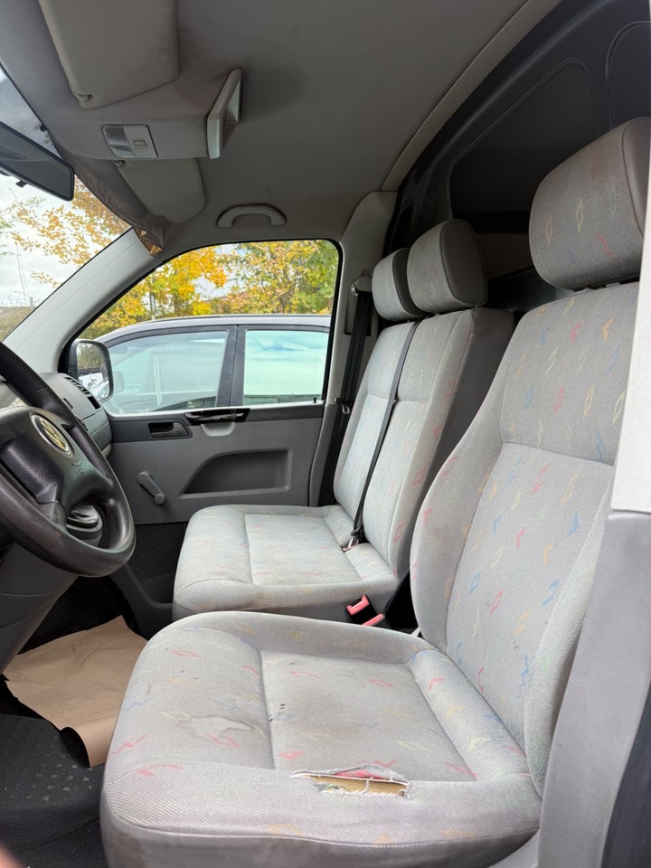 VW Transporter 2,5 TDi 130 kort 5d