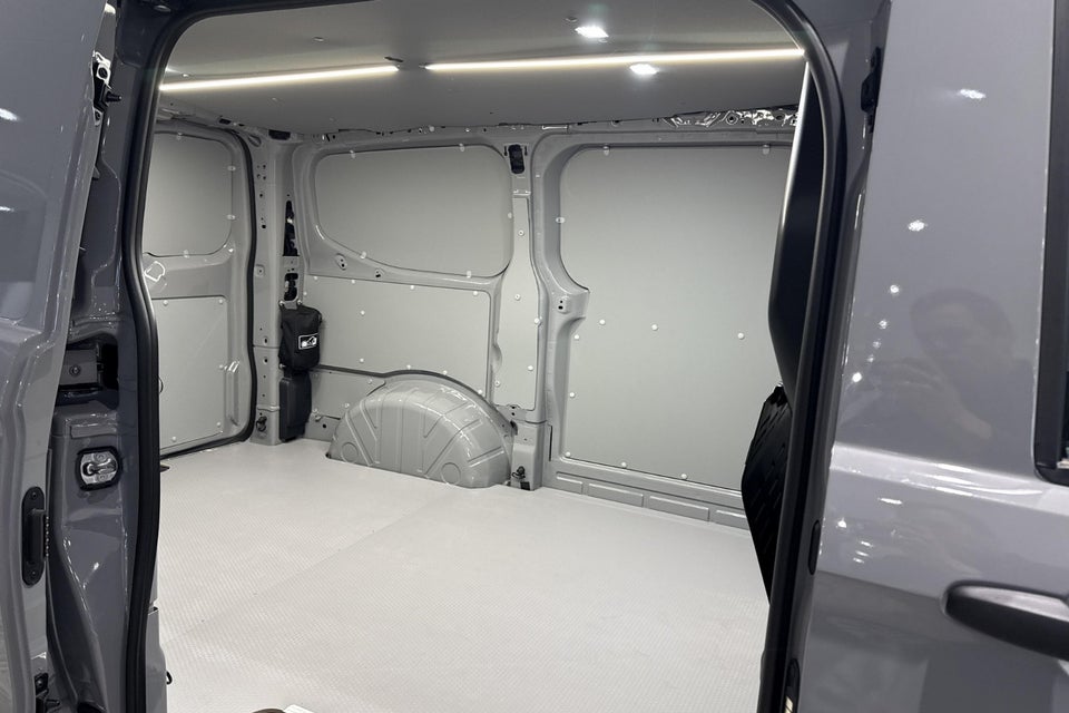 VW e-Transporter 64 Comfort Kassevogn SWB