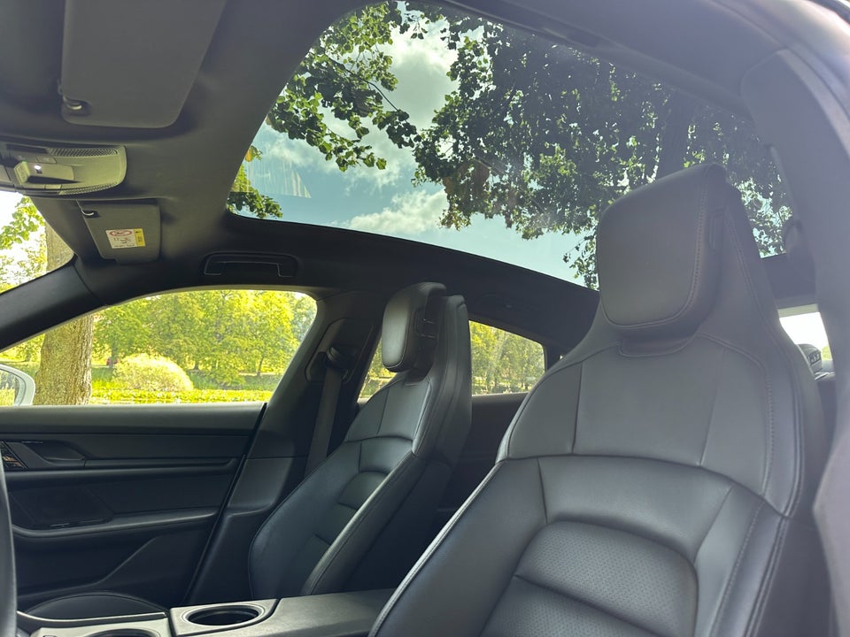 Porsche Taycan Performance+ 4d