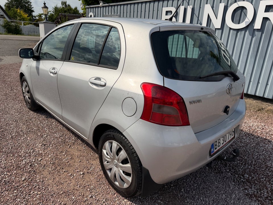 Toyota Yaris 1,3 Terra 5d