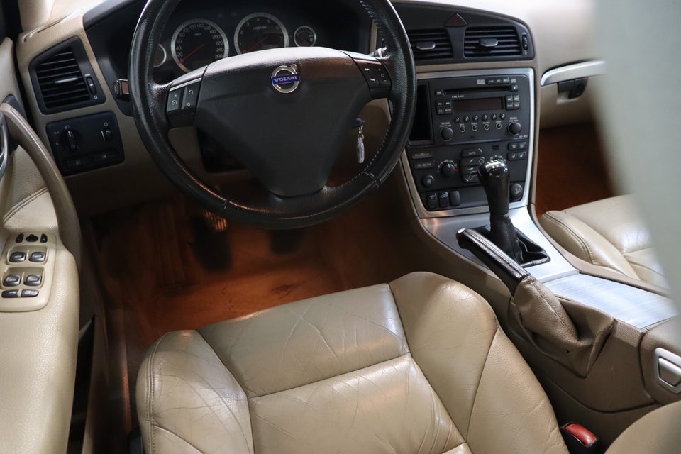 Volvo S60 2,4 140 4d
