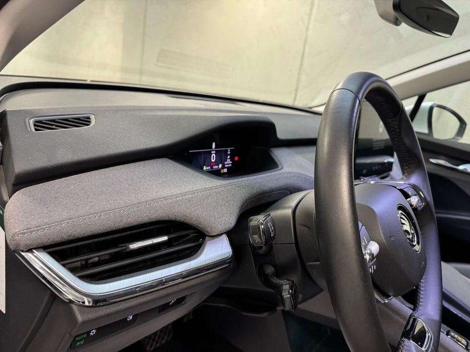 Skoda Enyaq 60 iV Loft 5d