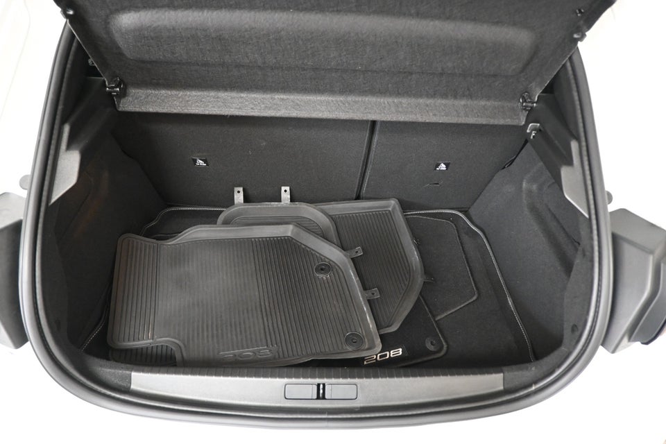 Peugeot 208 1,2 PureTech 100 Selection Tech 5d