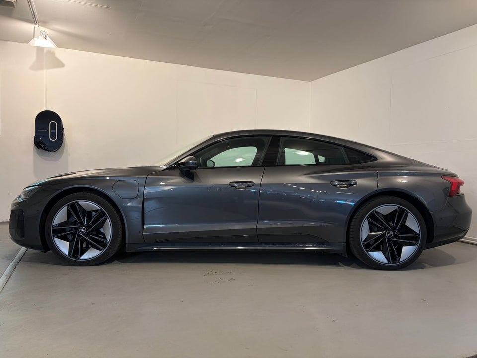 Audi e-tron GT quattro 4d