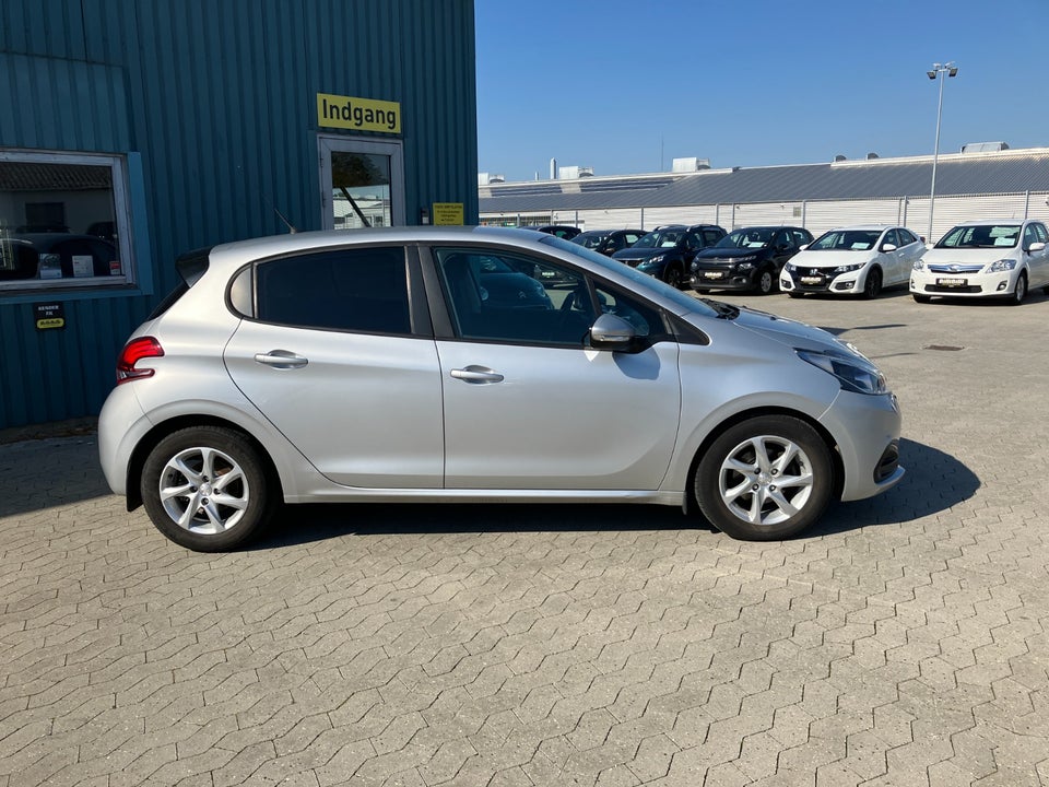 Peugeot 208 1,6 BlueHDi 100 Allure 5d