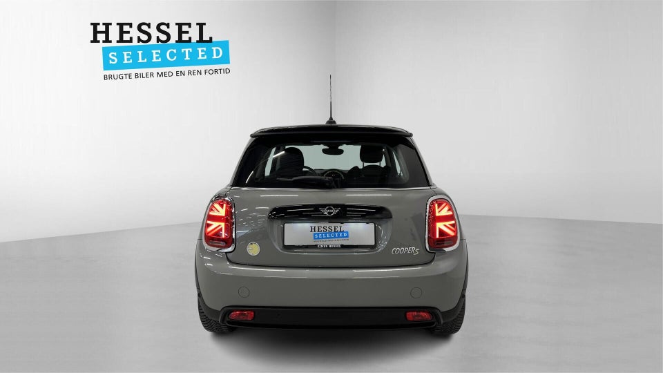 MINI Cooper SE Essential 3d