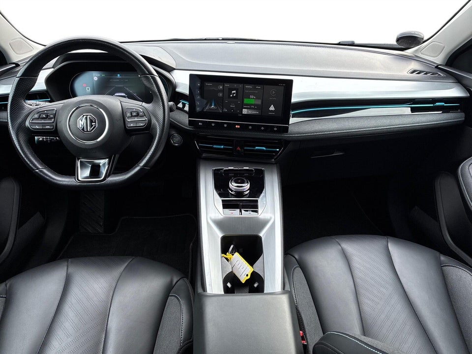 MG MG5 61 Luxury 5d