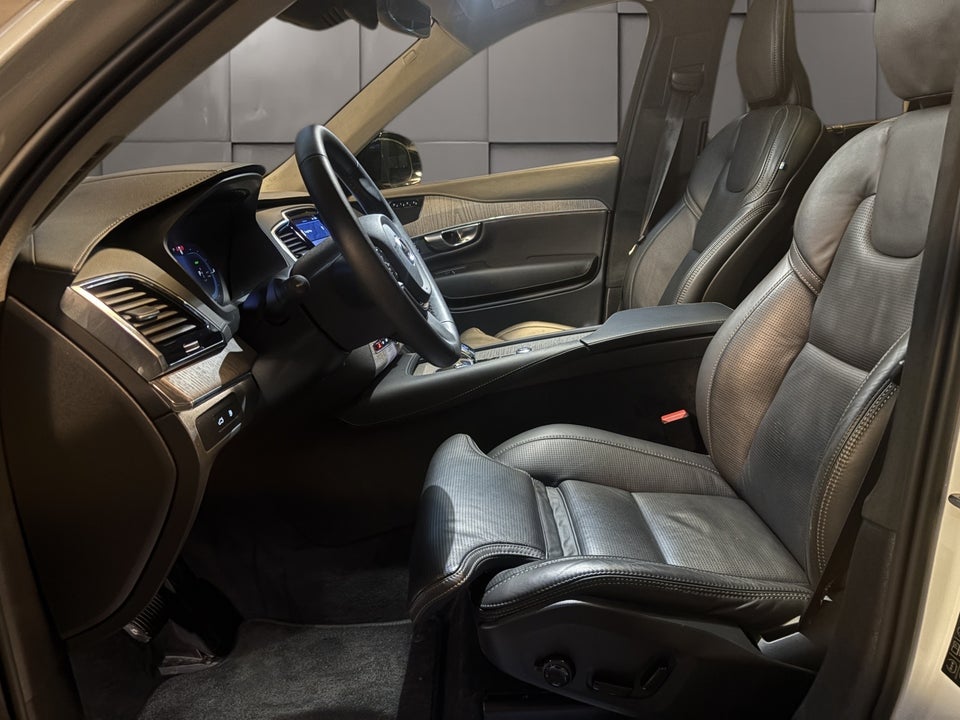 Volvo XC90 2,0 T8 ReCharge Ultimate Dark aut. AWD 7prs 5d