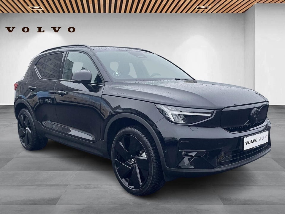 Volvo EX40 Extended Range Black Edition 5d