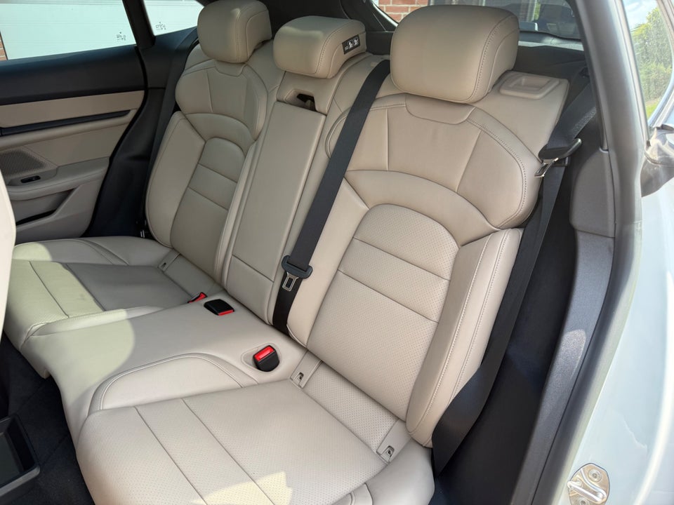 Porsche Taycan Sport Turismo 5d