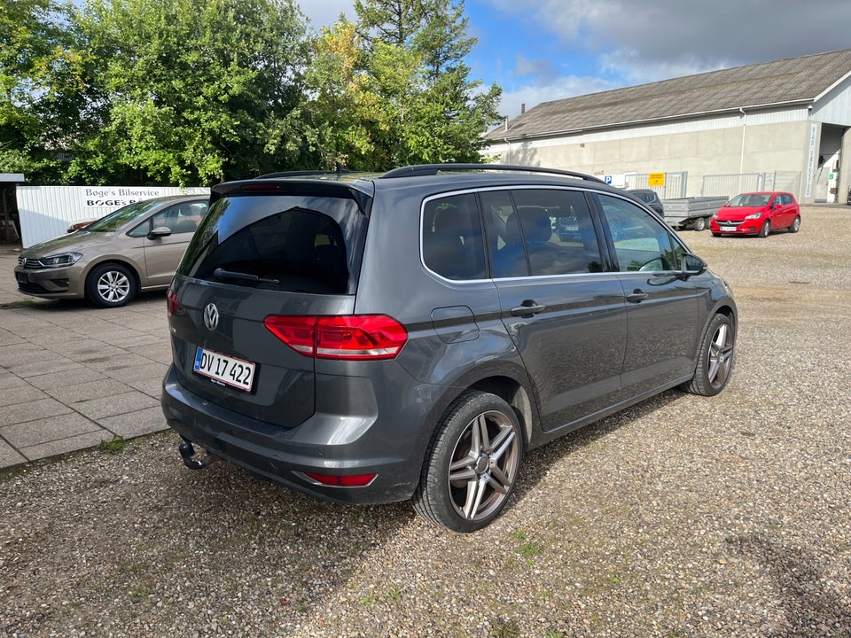 VW Touran 1,6 TDi 115 Comfortline DSG 7prs 5d