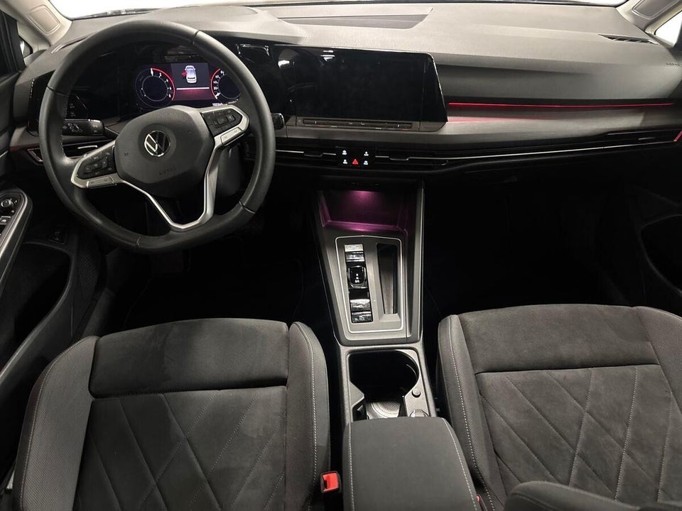 VW Golf VIII 1,4 eHybrid DSG 5d