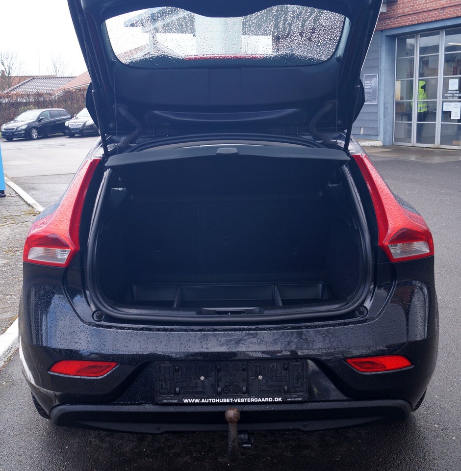 Volvo V40 1,6 D2 115 Momentum aut. 5d