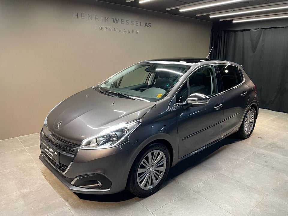 Peugeot 208 1,2 PureTech 82 Selection Sky 5d