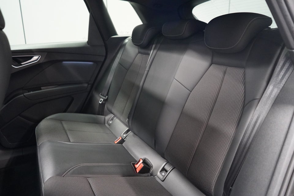 Audi Q4 e-tron 45 S-line 5d