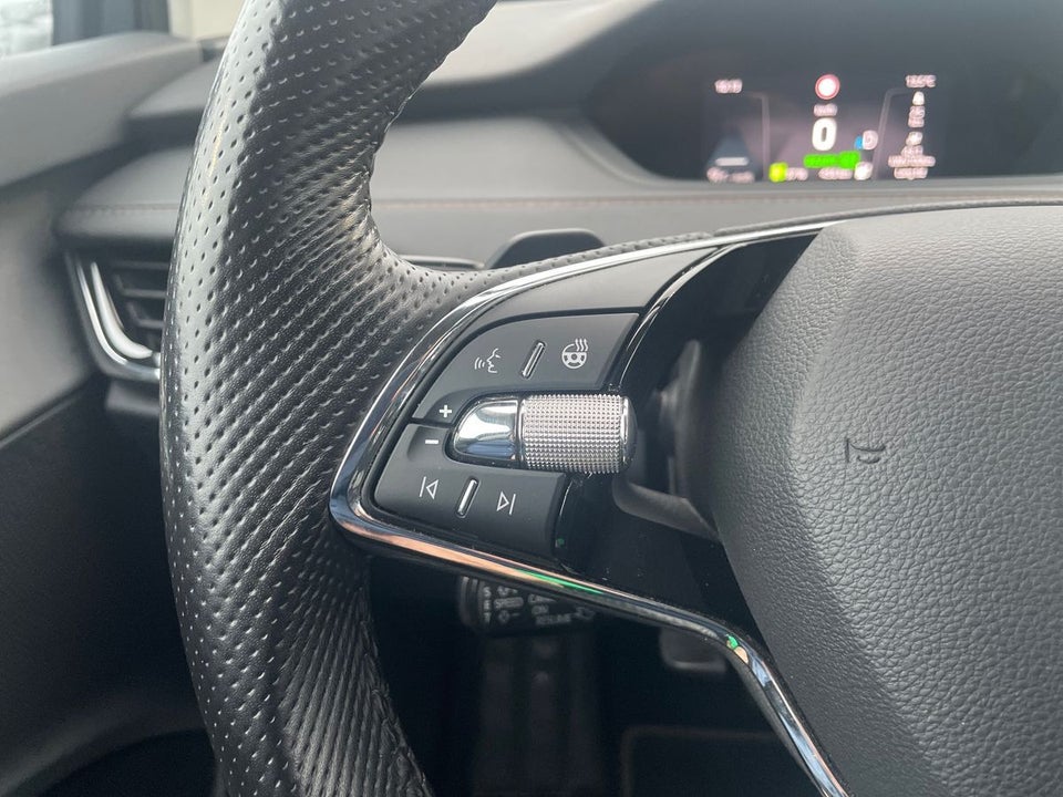 Skoda Enyaq 80 iV Selection Suite 5d