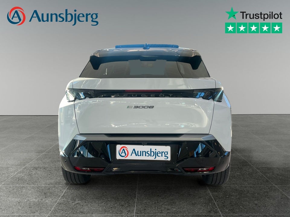 Peugeot e-3008 77 GT Pack 5d