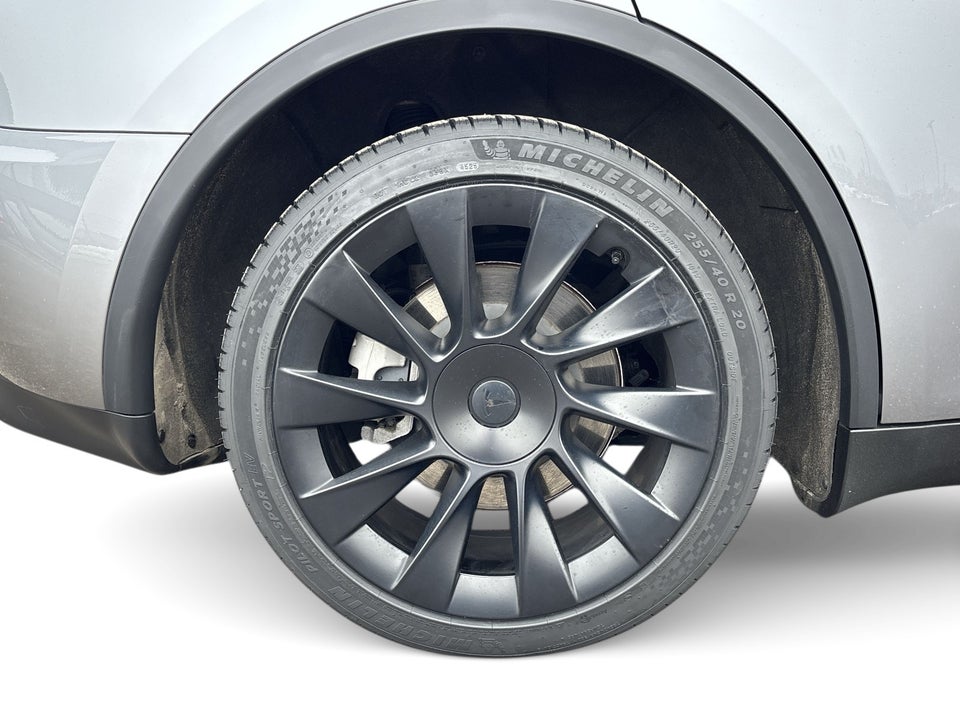 Tesla Model Y Long Range AWD 5d