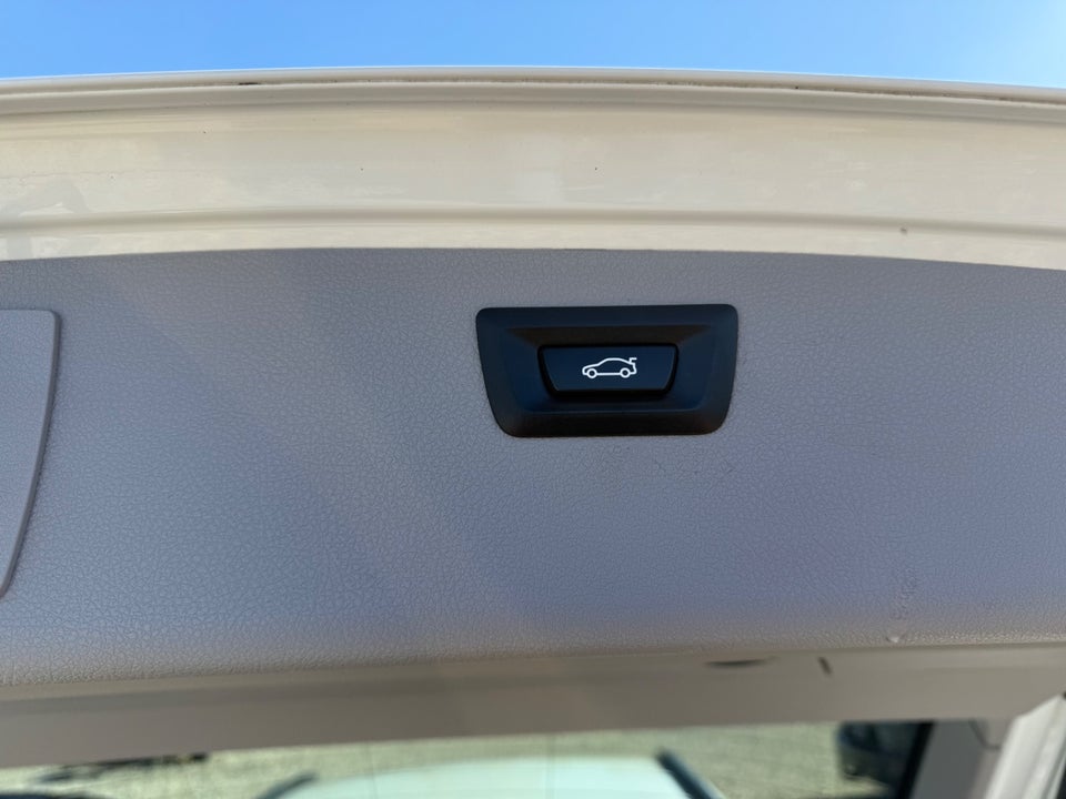 BMW 330i 2,0 Touring aut. 5d