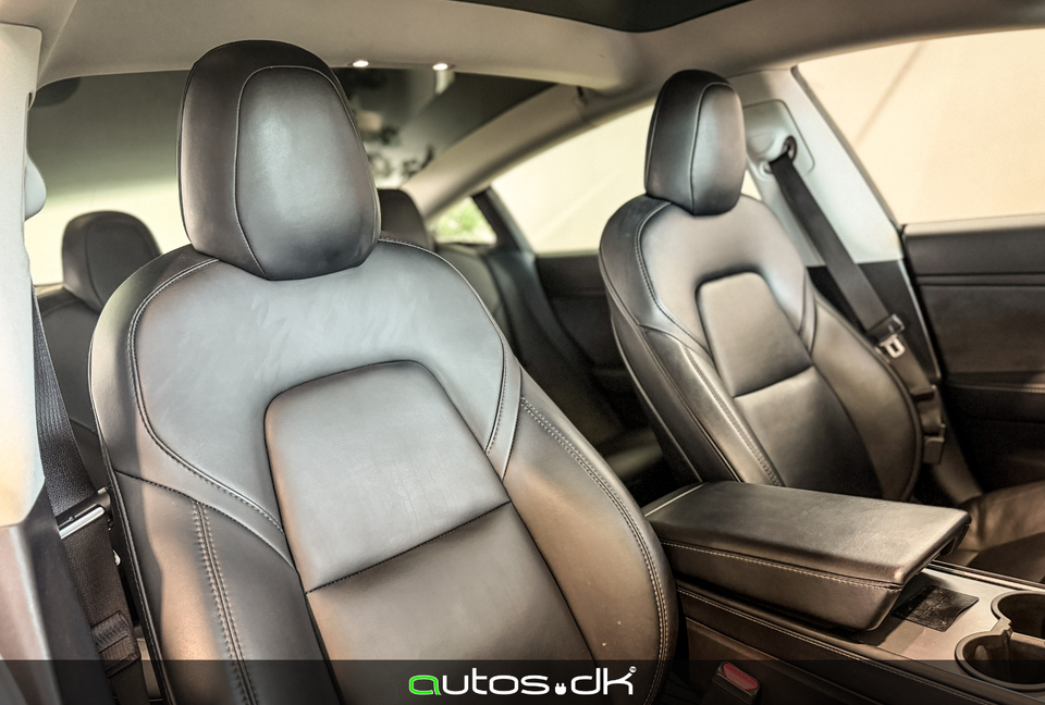 Tesla Model 3 Standard Range+ RWD 4d