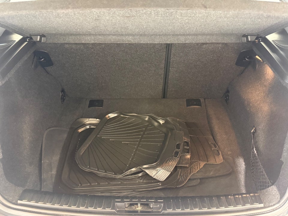 BMW 118d 2,0 Advantage aut. 3d