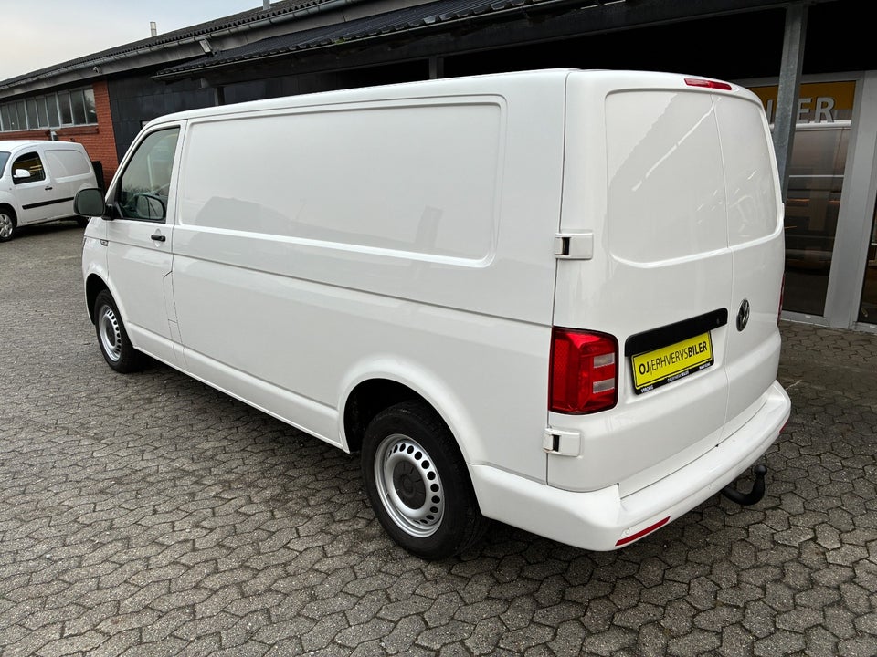 VW Transporter 2,0 TDi 102 Kassevogn lang