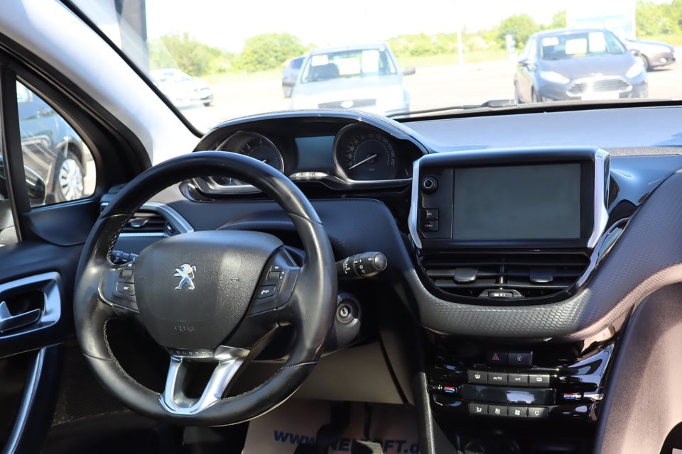 Peugeot 2008 1,6 BlueHDi 100 Allure 5d