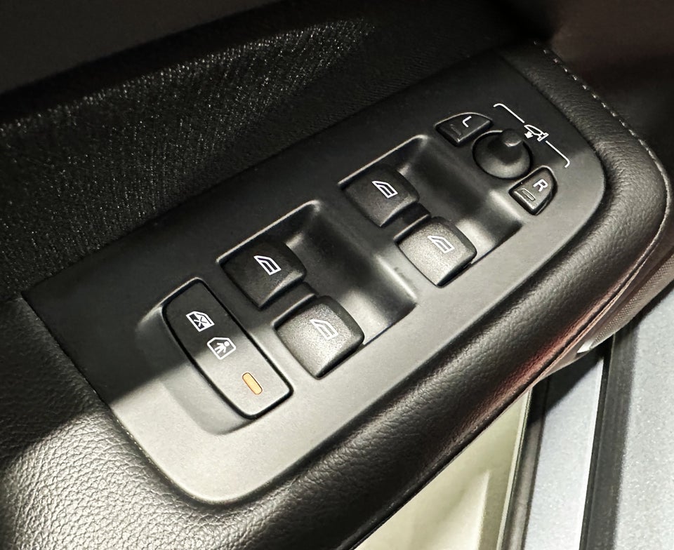 Volvo V60 2,0 T4 190 Momentum aut. 5d