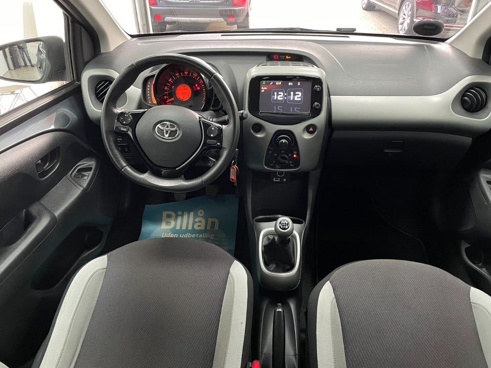 Toyota Aygo 1,0 VVT-i x-press 5d