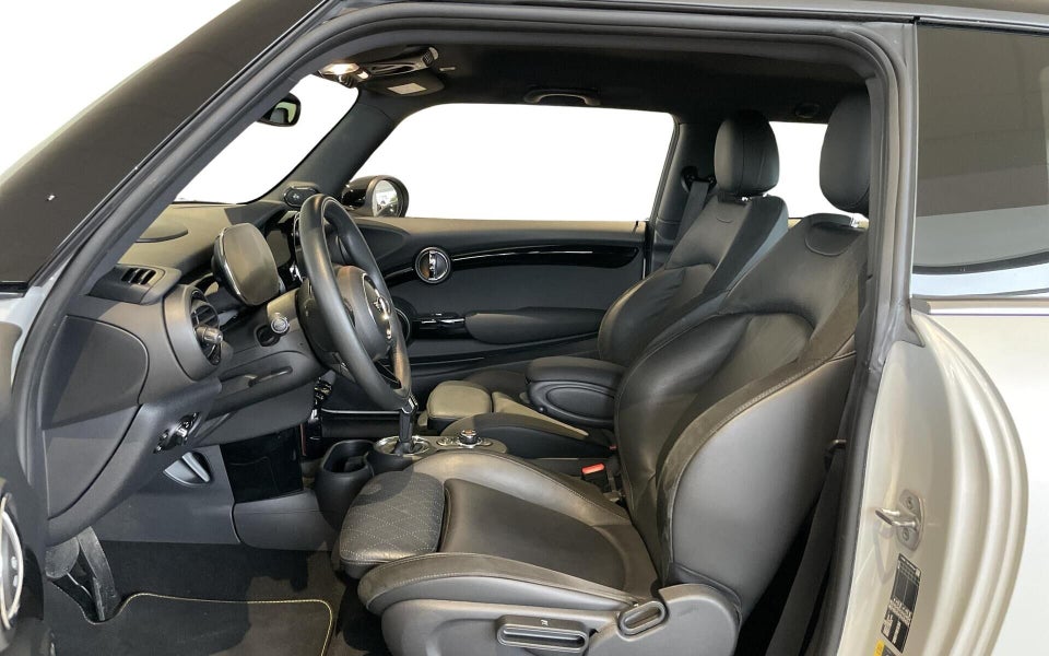 MINI Cooper SE Trim L 3d