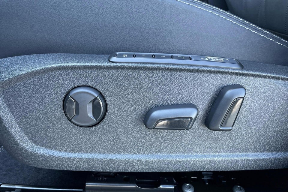 Ford Explorer 77 Premium Extended Range 5d