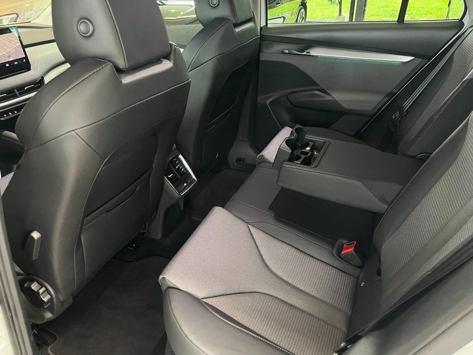 Skoda Enyaq 80 iV Loft 5d