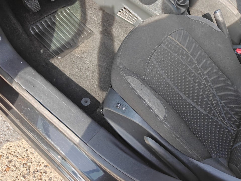 Peugeot 208 1,2 VTi Active 5d