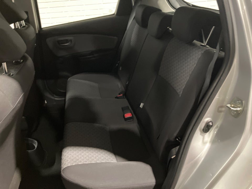 Toyota Yaris 1,0 VVT-i T2 5d