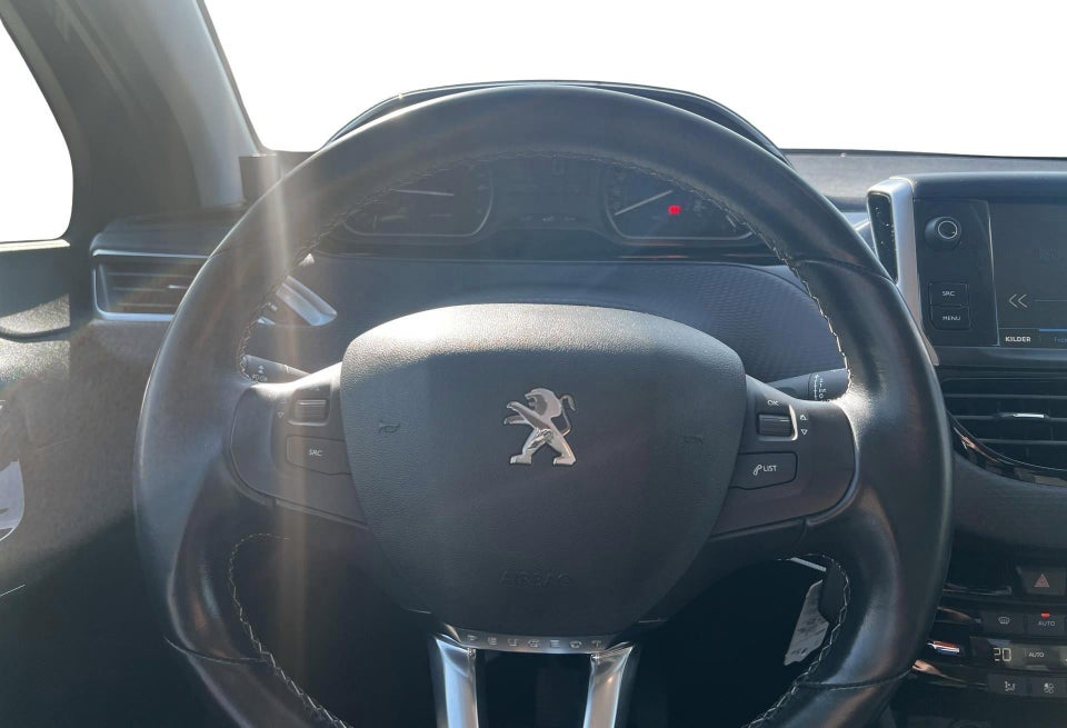 Peugeot 208 1,2 VTi 82 Desire 5d