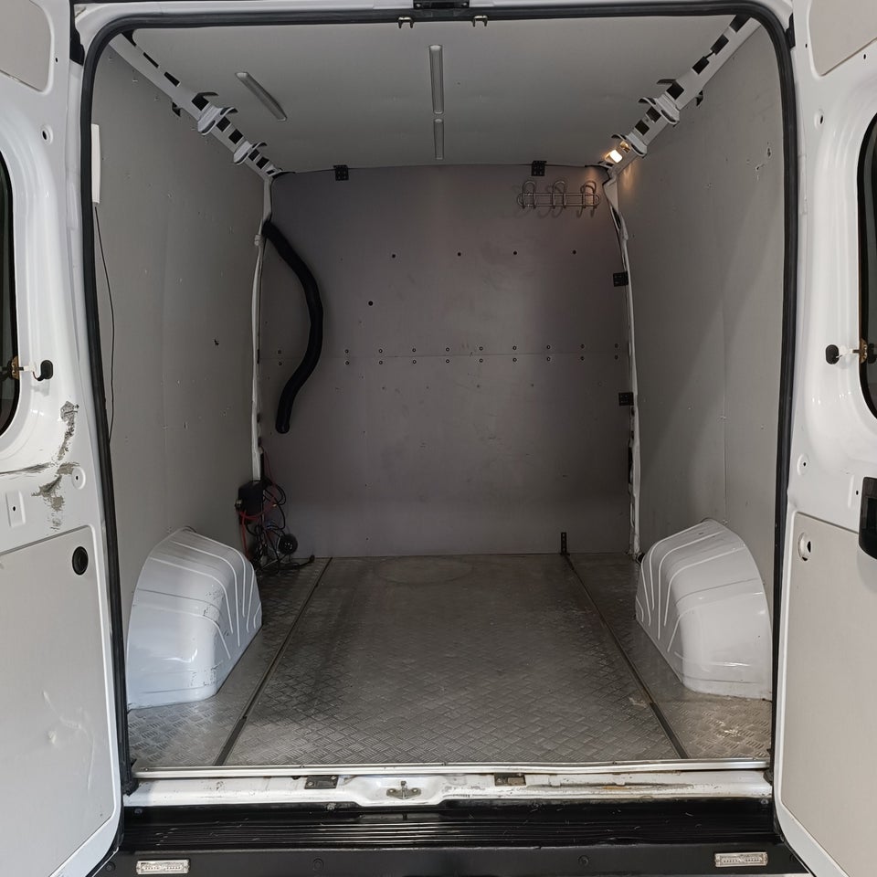 Peugeot Boxer 335 2,2 BlueHDi 140 L3H2 Premium