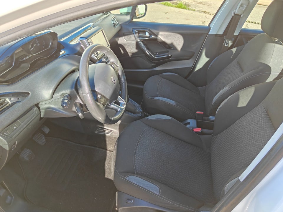 Peugeot 208 1,2 VTi 82 Active 5d