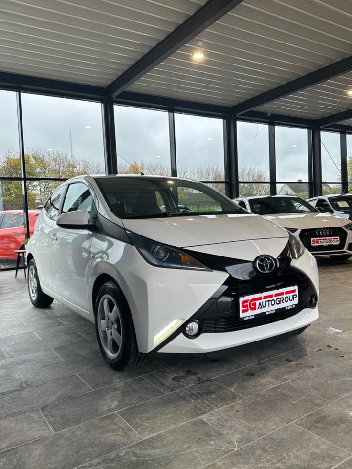 Toyota Aygo 1,0 VVT-i x-press 5d