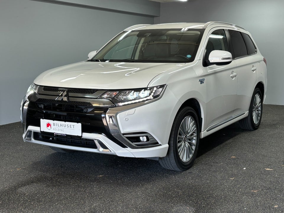 Mitsubishi Outlander 2,4 PHEV Intense CVT 4WD 5d