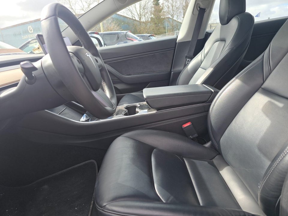 Tesla Model 3 Long Range AWD 4d