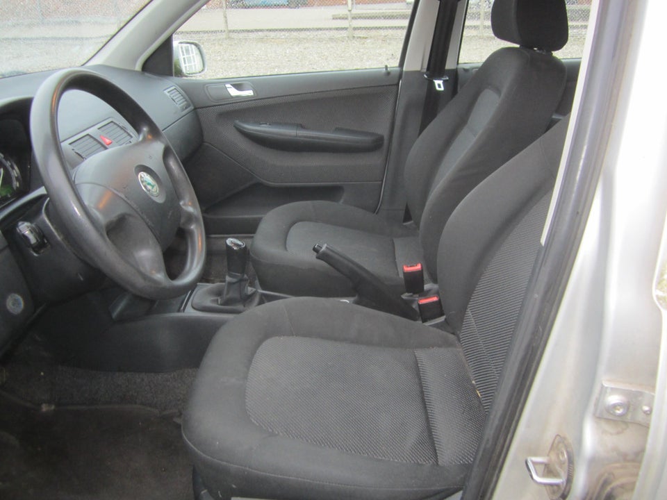 Skoda Fabia 1,2 12V Ambiente 5d